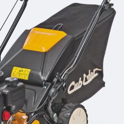 Plæneklipper Selvkørende Cub Cadet LM2 DR46ES 9 <h3>Plæneklipper Selvkørende Cub Cadet LM2 DR46ES</h3> <h2 class="coh-heading subtitle coh-style-h3---display ">LM2 Serien</h2> <div class="coh-container ssa-component coh-component ssa-component-instance-3b6e9df1-72b4-452b-bc31-11b72bca6f82 coh-component-instance-3b6e9df1-72b4-452b-bc31-11b72bca6f82 text-container coh-style-text"> <div class="coh-container typography-container coh-style-container-layout" data-gs-text-align="left" data-gs-width="" data-gs-pos="left"> <div class="coh-container"> <div class="coh-wysiwyg"> Dette intuitive, state-of-the-art håndtagssystem, på vor LM2 modeller med Variabel hastighed, lader plæneklipperen køre i nøjagtig den hastighed du ønsker. <div class="coh-container ssa-component coh-component ssa-component-instance-9447d5dd-69a4-4b01-a27e-a9e64bb56a19 coh-component-instance-9447d5dd-69a4-4b01-a27e-a9e64bb56a19 sbd-carousel-component coh-style-margin-bottom-small" data-select-theme="light-grey"> <div class="coh-container ssa-component coh-component ssa-component-instance-9447d5dd-69a4-4b01-a27e-a9e64bb56a19 coh-component-instance-9447d5dd-69a4-4b01-a27e-a9e64bb56a19 section-container-wrapper coh-style-carousel-container coh-ce-cpt_section-a177ea9c"><section class="coh-container section section-container-component coh-style-section" data-gs-background-color="light-grey" data-gs-spacing="sm" data-gs-min-height="" data-gs-overlay="" data-gs-foreground-color="dark" data-gs-remove-spacing=""> <div class="coh-container section-inner"> <div class="coh-container coh-container-boxed"> <div class="coh-container custom-slider"> <div class="coh-container sbd-carousel-page-indicator"></div> <div class="coh-container sbd-carousel slick-initialized slick-slider" role="region" data-slides-to-show="4" aria-label="carousel-2"> <div class="slick-list draggable"> <div class="slick-track"> <div class="slick-slide slick-current slick-active" role="group" data-slick-index="0" aria-label="slide 1" aria-disabled="false"> <div> <div class="coh-container ssa-component coh-component ssa-component-instance-12a29146-4b79-4dbd-9046-2c94253a1126 coh-component-instance-12a29146-4b79-4dbd-9046-2c94253a1126 sbd-carousel-item gsap-carousel-item"> <div class="coh-container ssa-component coh-component ssa-component-instance-67fdc704-0f50-4ed9-b38f-c5593a2cebb9 coh-component-instance-67fdc704-0f50-4ed9-b38f-c5593a2cebb9 coh-style-image-text-tile" data-force-uppercase=""> <div class="coh-container img-container "></div> </div> </div> </div> </div> </div> </div> </div> <div class="coh-container sbd-carousel-page-indicator"></div> </div> </div> </div> </section></div> </div> <div class="coh-container ssa-component coh-component ssa-component-instance-e2edca64-66f7-4aa4-9fcb-ef5aa1f33df3 coh-component-instance-e2edca64-66f7-4aa4-9fcb-ef5aa1f33df3 split-background coh-style-margin-bottom-medium coh-style-grid-container ssa-instance-7d882386d8e5253c8991fb89cbe2ce02 coh-ce-cpt_grid_container-ed08778" data-gs-background-color="none" data-gs-spacing="sm"> <div class="coh-container ssa-component coh-component ssa-component-instance-e2edca64-66f7-4aa4-9fcb-ef5aa1f33df3 coh-component-instance-e2edca64-66f7-4aa4-9fcb-ef5aa1f33df3 section-container-wrapper coh-ce-cpt_section-a177ea9c"><section class="coh-container section section-container-component coh-style-section" data-gs-background-color="default" data-gs-spacing="none" data-gs-min-height="" data-gs-overlay="" data-gs-foreground-color="dark" data-gs-remove-spacing=""> <div class="coh-container section-inner"> <div class="coh-container coh-container-boxed"> <div class="coh-container content-container split-background ssa-instance-7d882386d8e5253c8991fb89cbe2ce02 coh-ce-cpt_grid_container-305a42af" data-gs-background-color="white" data-gs-spacing="none" data-select-theme="white" data-select-cta-theme=""> <div class="coh-container ssa-component coh-component ssa-component-instance-e2edca64-66f7-4aa4-9fcb-ef5aa1f33df3 coh-component-instance-e2edca64-66f7-4aa4-9fcb-ef5aa1f33df3 coh-style-columns"> <div class="coh-row coh-row-xl coh-row-visible-xl" data-coh-row-match-heights="{"ps":{"target":"none"},"xl":{"target":".coh-style-image-text-tile"}}" data-once="coh-row-match-heights-init"> <div class="coh-row-inner ssa-instance-26e0f0ed2061bb5ac22da70262da8296 coh-ce-cpt_columns-c79f689d"> <div class="coh-column ssa-component coh-component ssa-component-instance-aae9b4af-012a-4970-baeb-52c1eb3d5a00 coh-component-instance-aae9b4af-012a-4970-baeb-52c1eb3d5a00 coh-visible-ps coh-col-ps-12 coh-visible-sm coh-col-sm-12 coh-visible-md coh-col-md-12 coh-visible-xl coh-col-xl-12"> <div class="coh-container ssa-component coh-component ssa-component-instance-26a048c7-4130-4980-8414-da84a7f5d963 coh-component-instance-26a048c7-4130-4980-8414-da84a7f5d963 rich-text-editor split-background coh-style-rich-text-editor ssa-instance-2371b2cd420d4fafa14dab359097b8bb coh-ce-cpt_rich_text_editor-f4e8cdff" data-theme="light"> <div class="coh-container ssa-component coh-component ssa-component-instance-26a048c7-4130-4980-8414-da84a7f5d963 coh-component-instance-26a048c7-4130-4980-8414-da84a7f5d963 section-container-wrapper coh-style-margin-bottom-small coh-ce-cpt_section-a177ea9c"><section class="coh-container section section-container-component coh-style-section" data-gs-background-color="default" data-gs-spacing="none" data-gs-min-height="" data-gs-overlay="" data-gs-foreground-color="dark" data-gs-remove-spacing=""> <div class="coh-container section-inner"> <div class="coh-container coh-container-boxed"> <div class="coh-container ssa-component coh-component ssa-component-instance-26a048c7-4130-4980-8414-da84a7f5d963 coh-component-instance-26a048c7-4130-4980-8414-da84a7f5d963 text-container coh-style-text"> <div class="coh-container typography-container coh-style-container-layout" data-gs-text-align="left" data-gs-width="" data-gs-pos="left"> <div class="coh-container"> <div class="coh-wysiwyg"></div> </div> </div> </div> </div> </div> </section></div> </div> </div> </div> </div> </div> </div> </div> </div> </section></div> </div> </div> </div> </div> </div> Plæneklipper Selvkørende Cub Cadet LM2 DR46ES