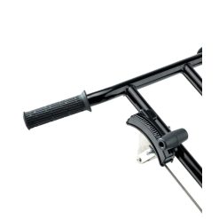 Gødningsspreder Cresco 30SWP 15 <h3>Gødningsspreder Cresco 30SWP</h3> <span class="Y2IQFc" lang="da">Helt ny, innovativ omrøringsteknologi gør 30'eren til det bedste valg til professionel salt- og gødningsspredning. 30SWP tilbyder professionel ydeevne, uanset om du spreder salt eller gødning. Den tilbyder et unikt omrøringssystem til at forbedre materialegennemstrømningen samt ergonomiske håndtag, store lufthjul og en ny, stor tragt. Det er den ideelle spreder til kontraktarbejde og regelmæssig brug på større arealer.</span> Gødningsspreder Cresco 30SWP - Billede 5