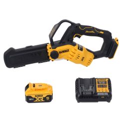 DW 18V Beskæringssav - 1 X 5AH 53 <h3 data-start="66" data-end="156">DW 18V Beskæringssav - 1 X 5AH</h3> <p data-start="66" data-end="156"><strong data-start="66" data-end="156">DEWALT DCMPS520P1-QW 18V XR grensav med 5,0Ah batteri – kompakt kraft og klar til brug</strong></p> <p data-start="158" data-end="409">DEWALT DCMPS520P1-QW er en kompakt og kraftfuld grensav, der leveres komplet med et 5,0Ah batteri og lader – klar til brug direkte fra kassen. Den er ideel til effektiv beskæring af grene i haven, særligt hvor pladsen er trang, og præcision er vigtig.</p> <p data-start="411" data-end="647">Med en sværdlængde på 20 cm er saven perfekt til præcisionsarbejde i buske, træer og tæt bevoksning. Det kompakte design gør den nem at manøvrere, mens det ergonomiske tohåndsgreb sikrer optimal kontrol og øget sikkerhed under arbejdet.</p> <p data-start="649" data-end="908">Den kraftige kulløse motor leverer høj ydeevne, længere driftstid og øget levetid, hvilket gør maskinen til et driftssikkert valg for både private og professionelle brugere. Samtidig sørger den automatiske kædesmøring for jævn drift og mindre vedligeholdelse.</p> <p data-start="910" data-end="1072">Den integrerede metalspids (bumper spike) giver ekstra stabilitet under savning, og det smarte system til kædestramning med boltlås gør justering hurtigt og nemt.</p> <p data-start="1074" data-end="1179">Det medfølgende 5,0Ah batteri sikrer god driftstid, så du kan arbejde effektivt uden hyppige afbrydelser.</p> DW 18V Beskæringssav - 1 X 5AH