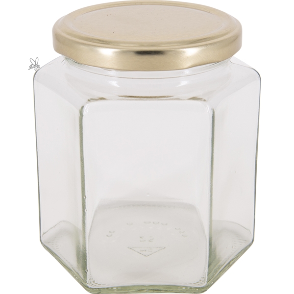6k 12 stk. 450g glas m/ gyldne låg 3 <h2 class="product-details__name">6k 12 stk. 450g glas m/ gyldne låg</h2> <strong>6-kantede glas 450g med ø70 låg</strong> 1 karton, 12 stk m. metallåg Her er muligheden for at du kan skille dig ud fra mængden. Med 6 kantede glas er det muligt at gøre glasset mere eksklusivt. Glasset har en stor åbning der gør det nemt at få kniven ned i kanterne. 6k 12 stk. 450g glas m/ gyldne låg
